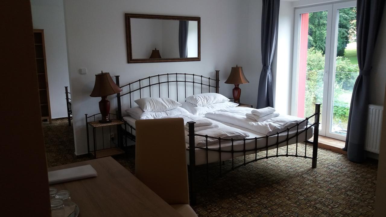Hotel Bouczech ليبنو ناد فلتافو المظهر الخارجي الصورة
