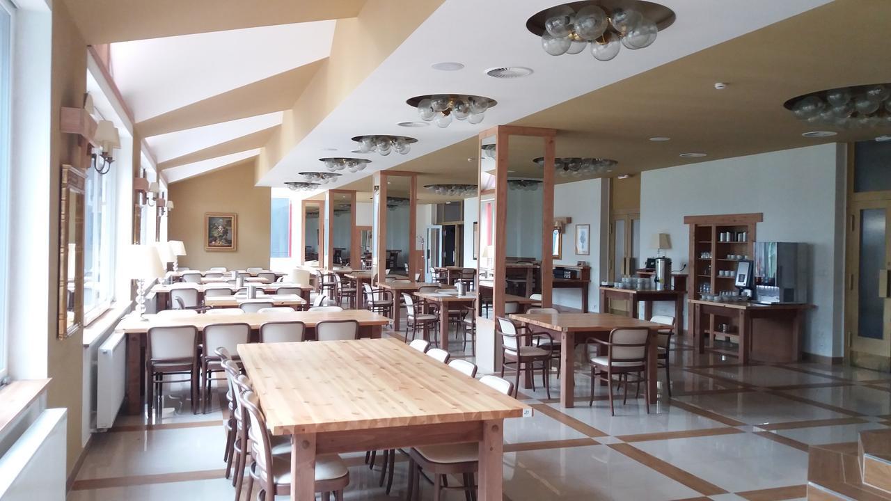 Hotel Bouczech ليبنو ناد فلتافو المظهر الخارجي الصورة